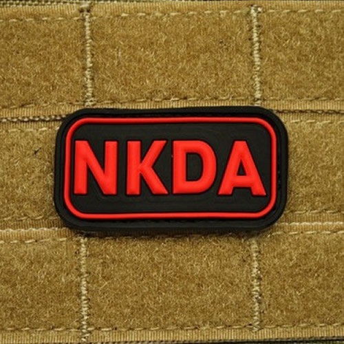 Nášivka KRV NKDA plast ČIERNA/ČERVENÁ